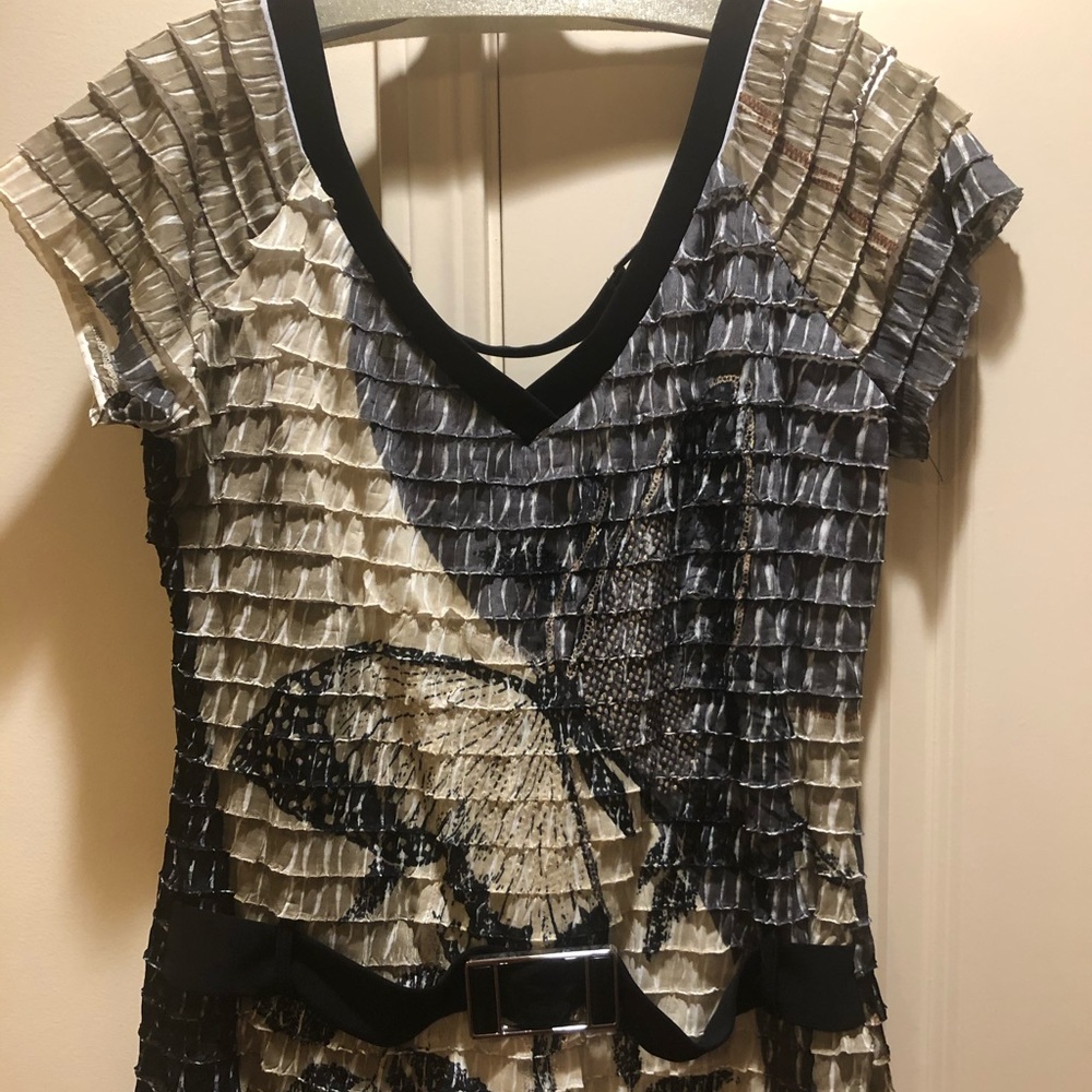 Frank Lyman long tunic.Beautiful on